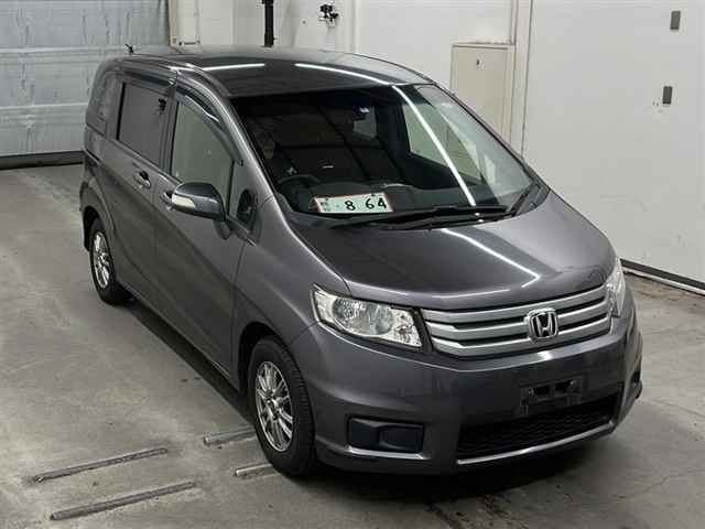 10040 Honda Freed spike GB3 2012 г. (MIRIVE Saitama)